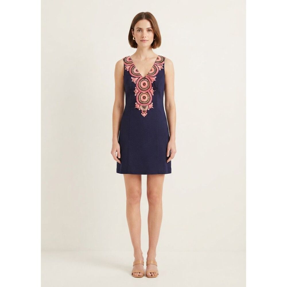 Lilly Pulitzer Embroidered Navy Medallion Janie Shift Dress 00 Preppy Coastal